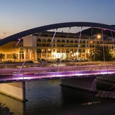 Climatise 200 M Parking *