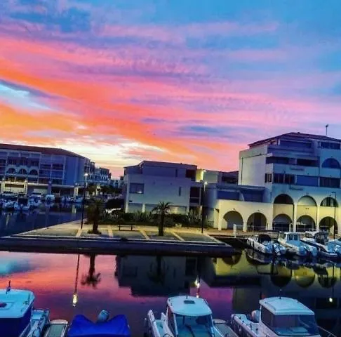 Climatise 200 M Parking דירה