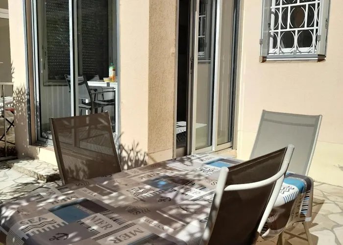 Climatise 200 M Parking דירה *